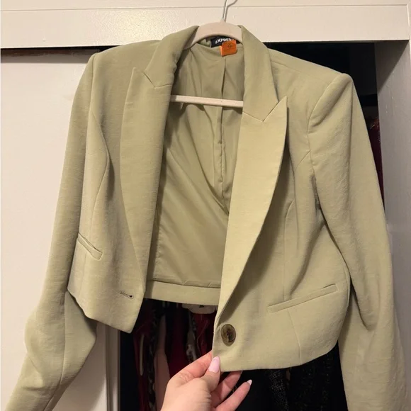 Express two piece green tea suit - Picture 2 of 6